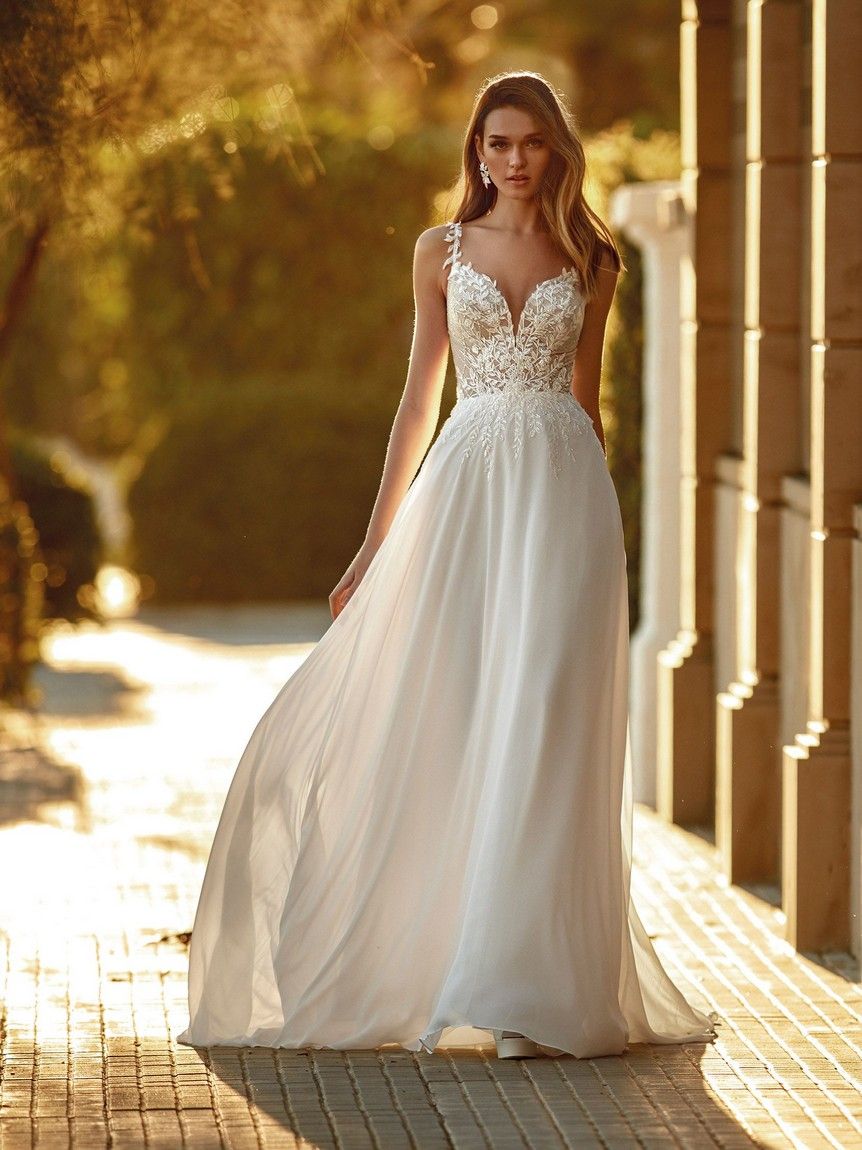Saint patrick pronovias hotsell